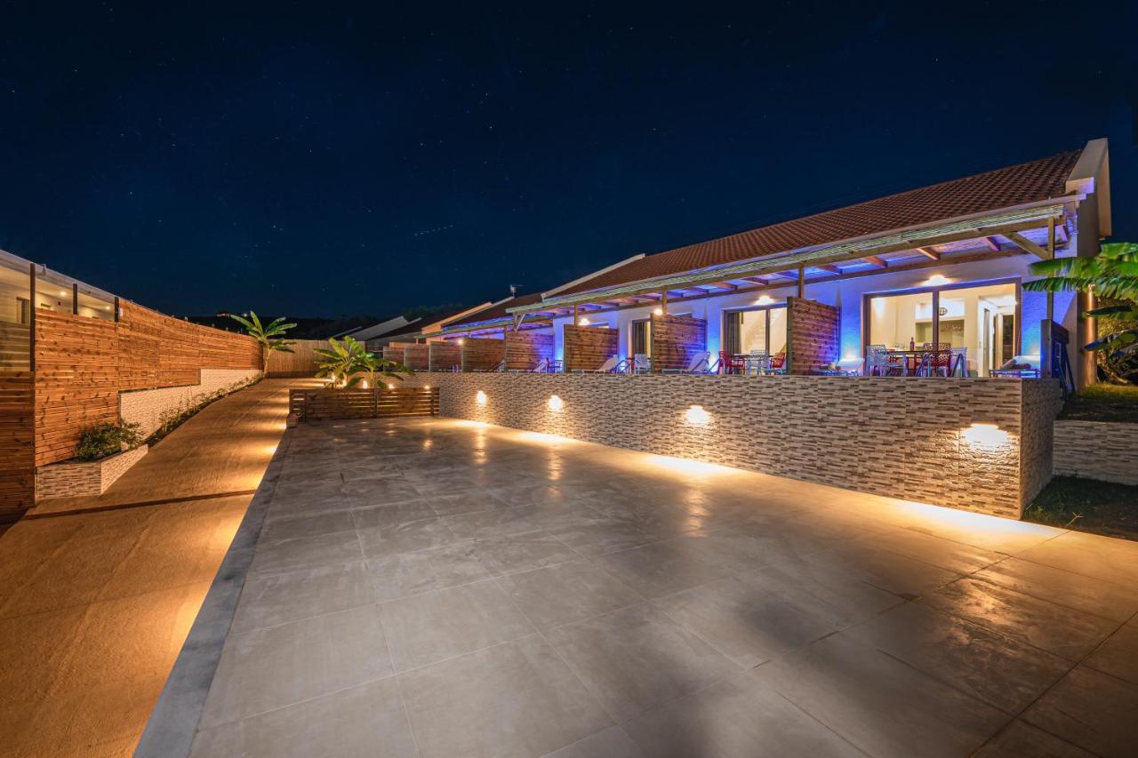 Kozanos Suites With Private Pool 아모우디 외부 사진