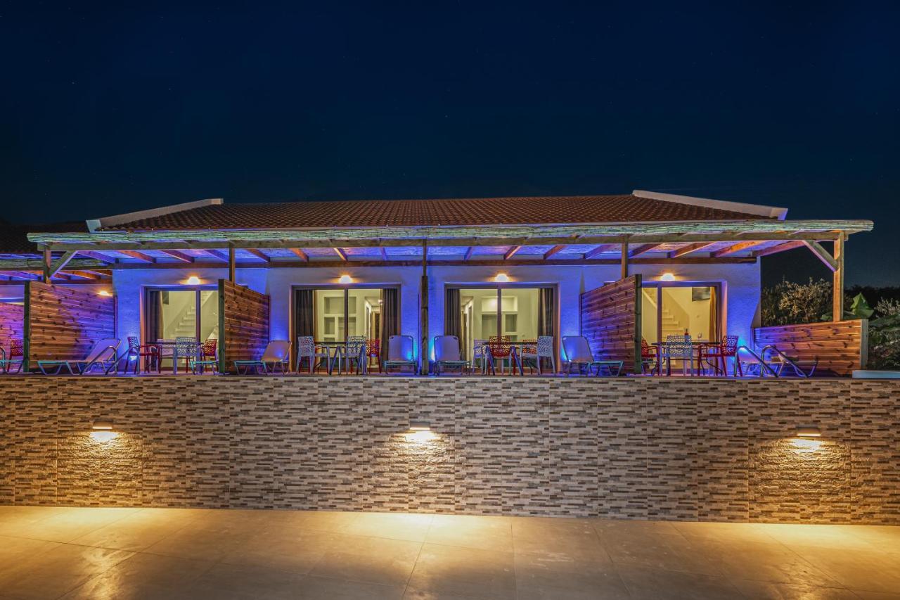Kozanos Suites With Private Pool 아모우디 외부 사진